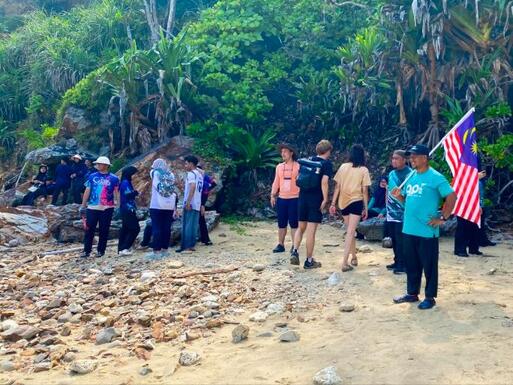 Beach cleanup